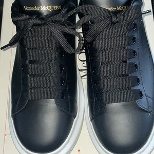 Alexander McQueen Men Sneakers Black Leather Size 41/8 Brand New